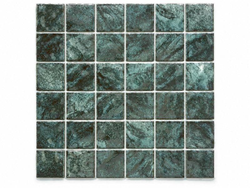 Dark Green Wavy Glazed Mosaic (MCS651485) · photo 2026